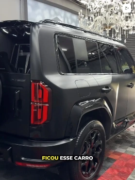 Land Rover Defender — material do Instagram Ladiv Detail